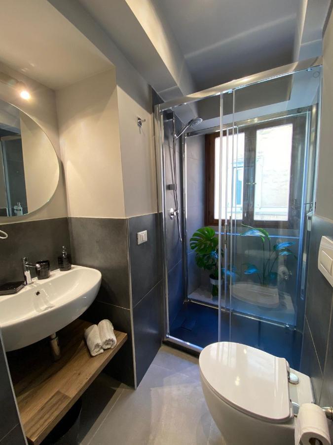 Soha Piazza Di Spagna Boutique Рим Экстерьер фото