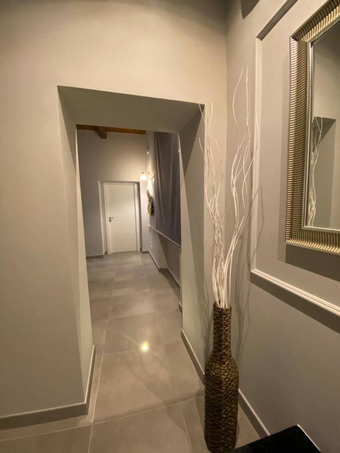 Soha Piazza Di Spagna Boutique Рим Экстерьер фото
