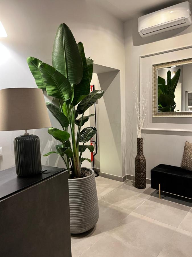 Soha Piazza Di Spagna Boutique Рим Экстерьер фото