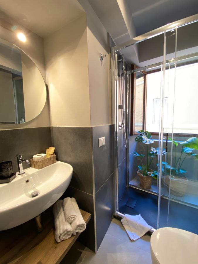 Soha Piazza Di Spagna Boutique Рим Экстерьер фото