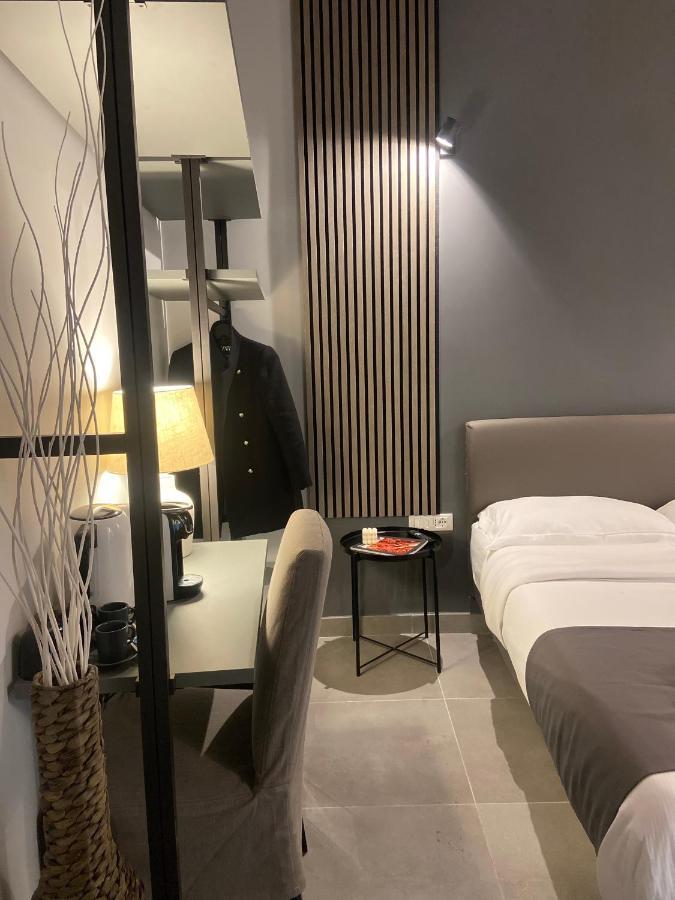 Soha Piazza Di Spagna Boutique Рим Экстерьер фото