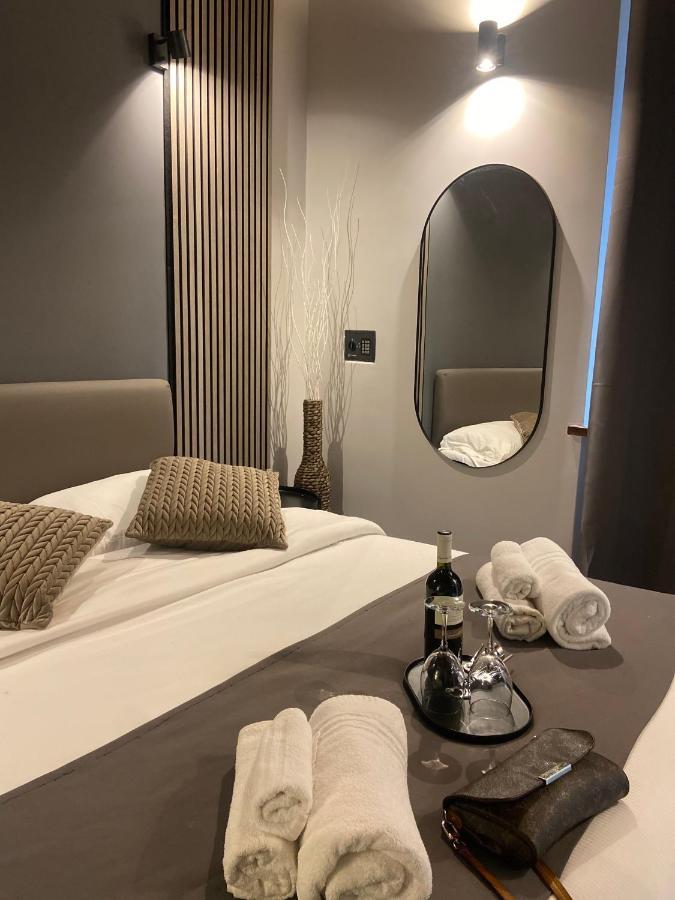 Soha Piazza Di Spagna Boutique Рим Экстерьер фото