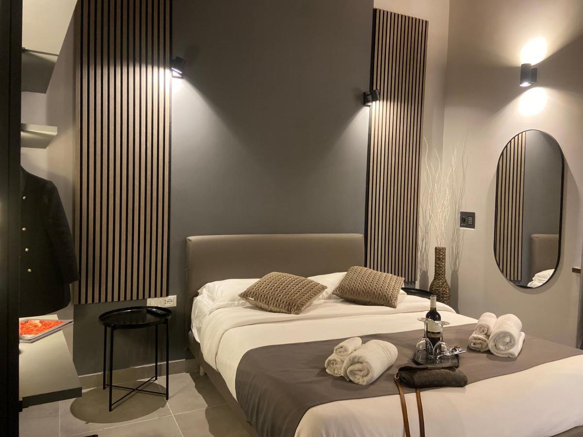 Soha Piazza Di Spagna Boutique Рим Экстерьер фото
