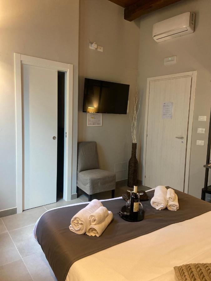 Soha Piazza Di Spagna Boutique Рим Экстерьер фото
